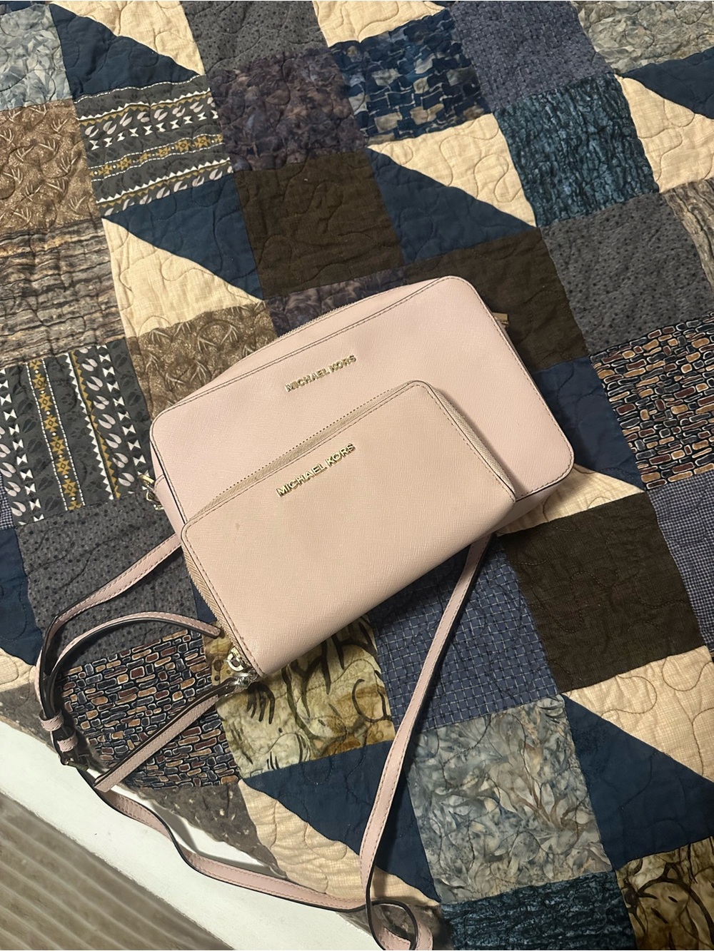 MICHAEL KORS Blush Pink Crossbody with Matching Wallet
